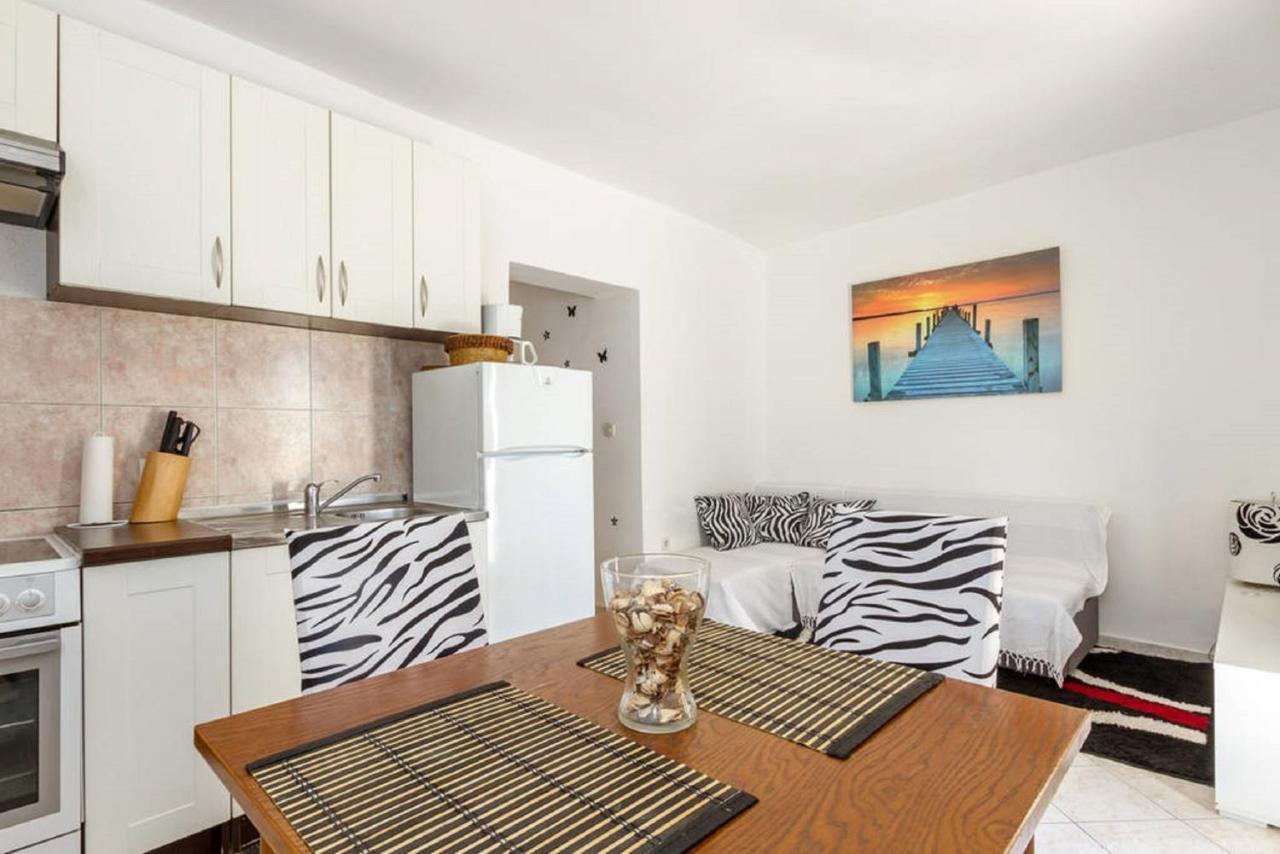 Apartments Marasovic - Roko สปลิท ภายนอก รูปภาพ